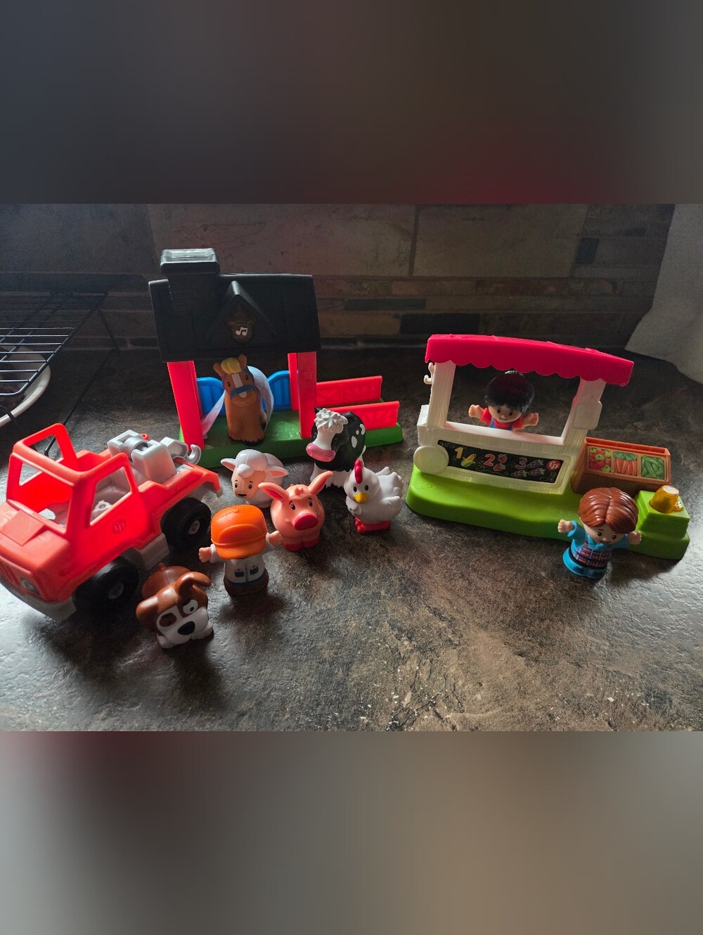 Little People Horse Stable & Farmers Market With Extra Animals